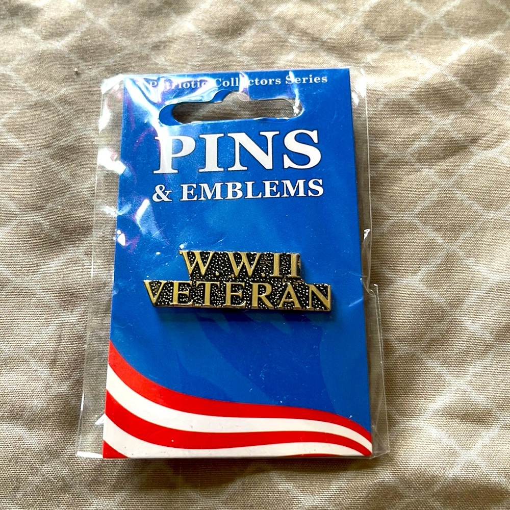 WWII VETERAN pin